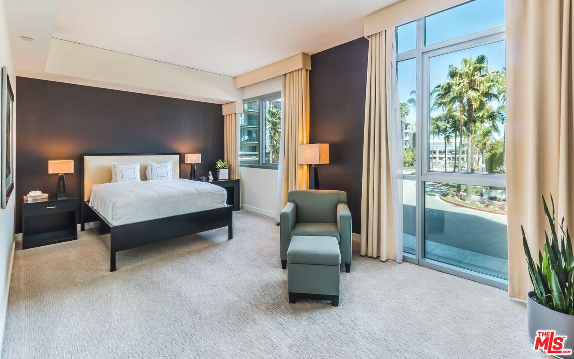 13650 Marina Pointe Dr Unit: 403