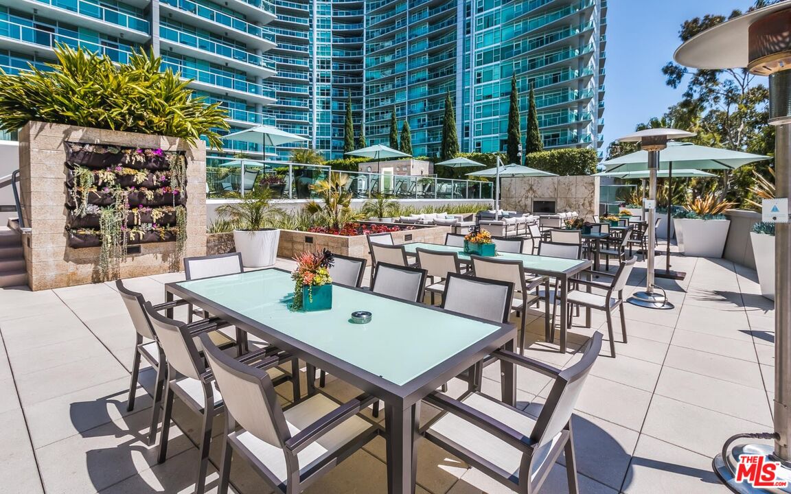 13650 Marina Pointe Dr Unit: 403