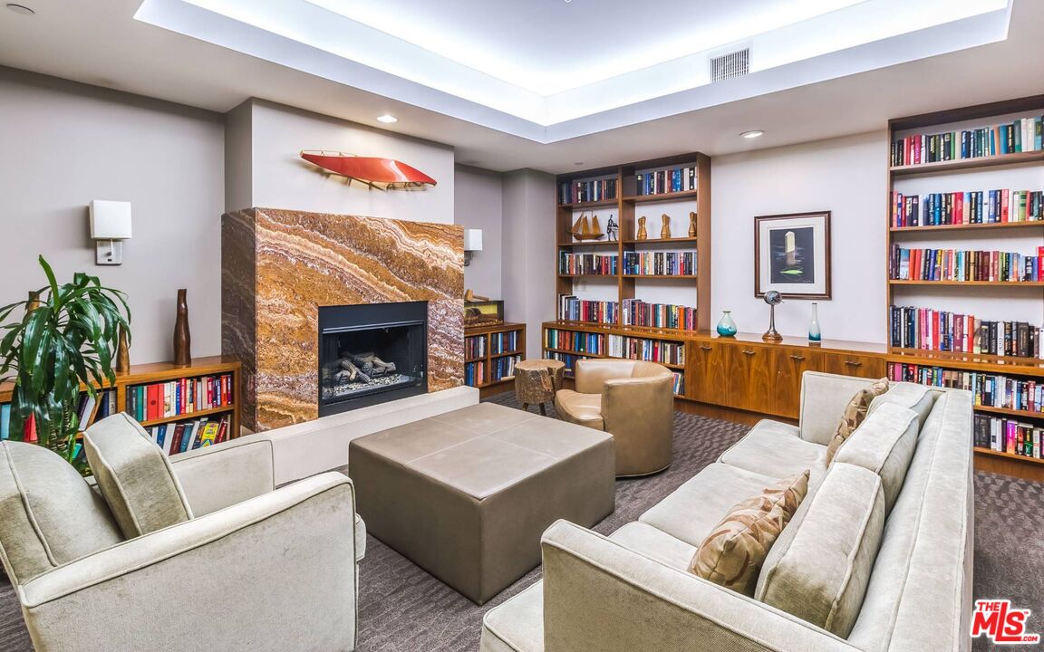 13650 Marina Pointe Dr Unit: 403