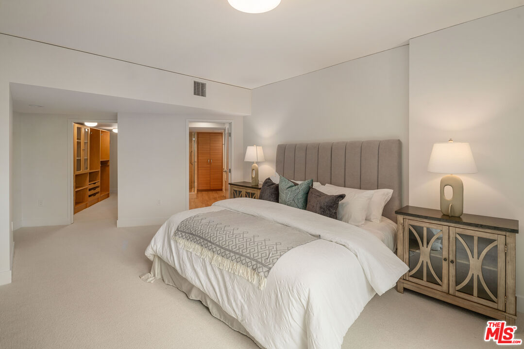 13650 Marina Pointe Dr Unit: 403