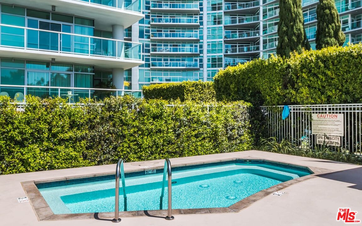 13650 Marina Pointe Dr Unit: 403