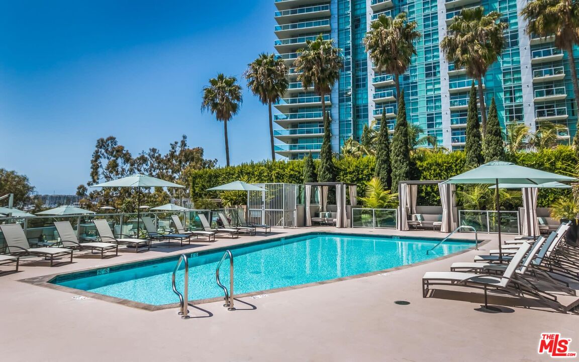 13650 Marina Pointe Dr Unit: 403