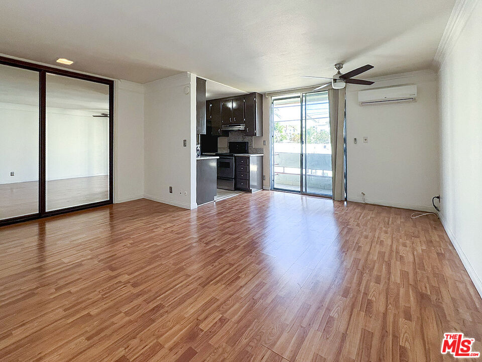 360 S Kenmore Ave Unit: 209