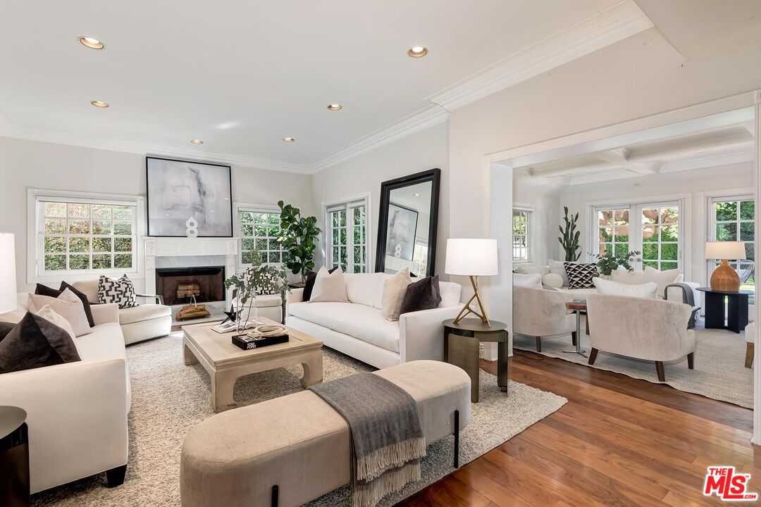 547 Loring Ave