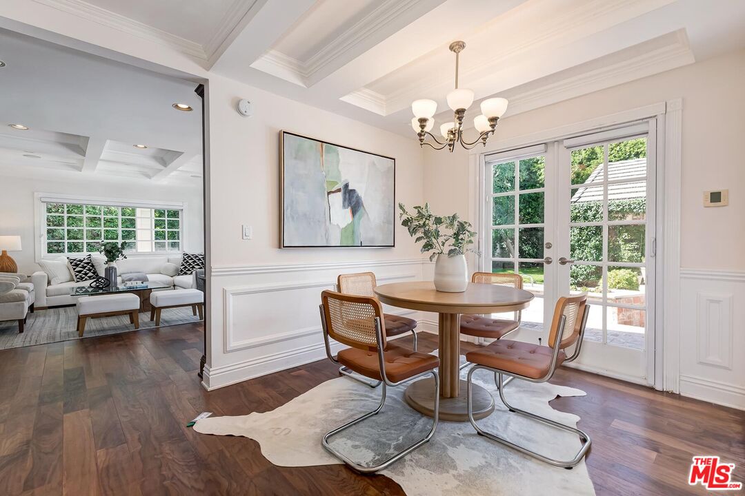 547 Loring Ave
