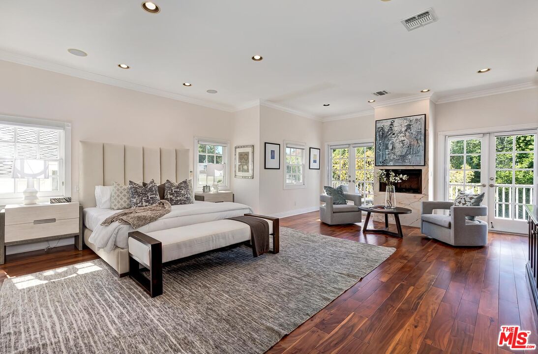 547 Loring Ave