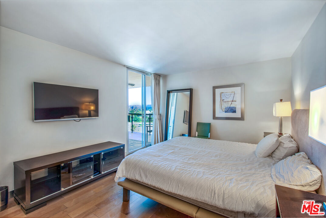 201 Ocean Ave Unit: 1505B