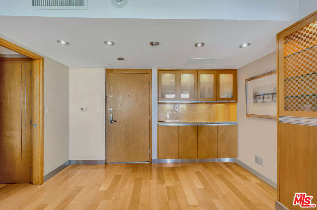 201 Ocean Ave Unit: 1505B