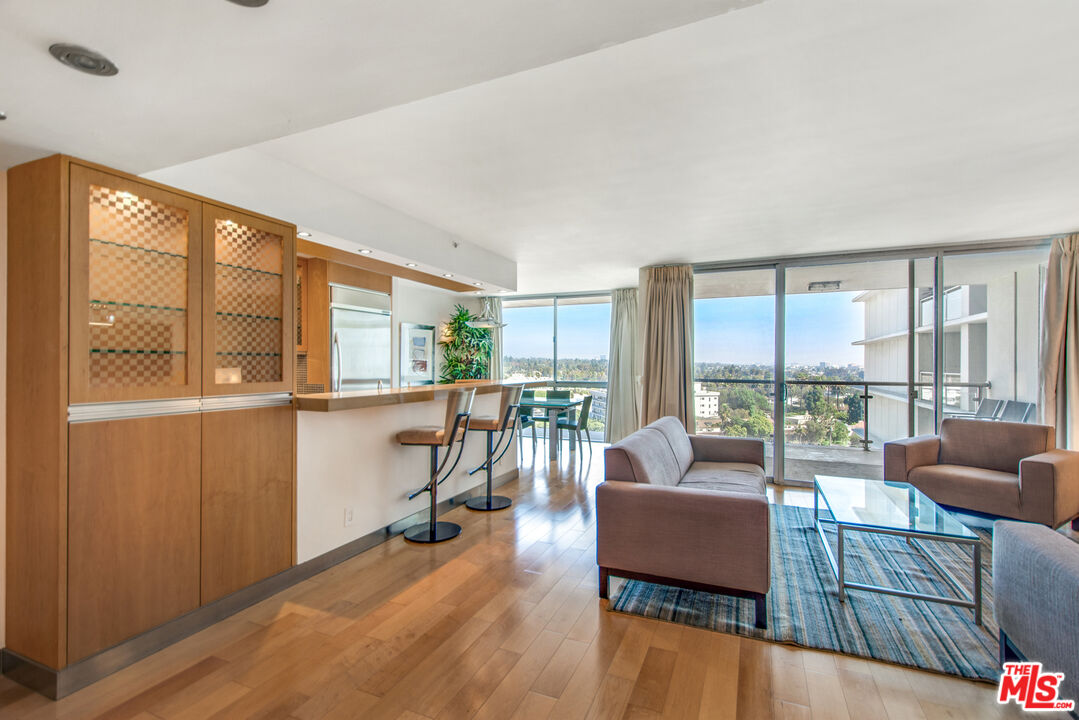 201 Ocean Ave Unit: 1505B