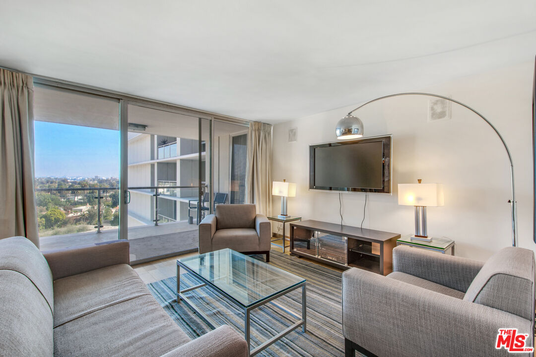 201 Ocean Ave Unit: 1505B