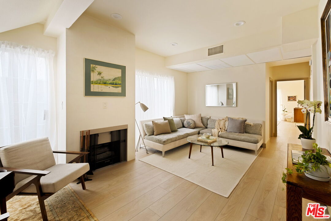 1717 Malcolm Ave Unit: 303