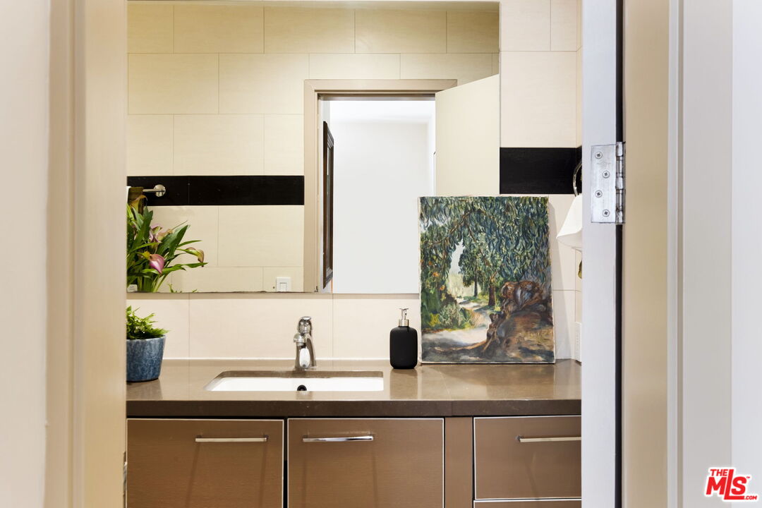 1717 Malcolm Ave Unit: 303