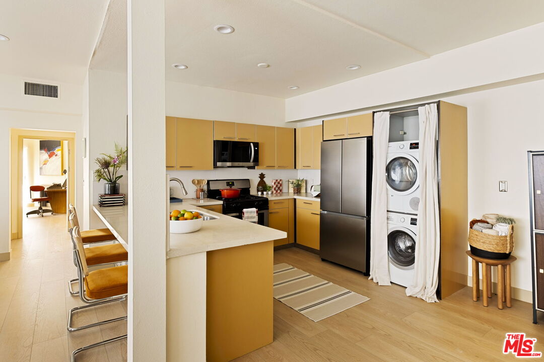 1717 Malcolm Ave Unit: 303