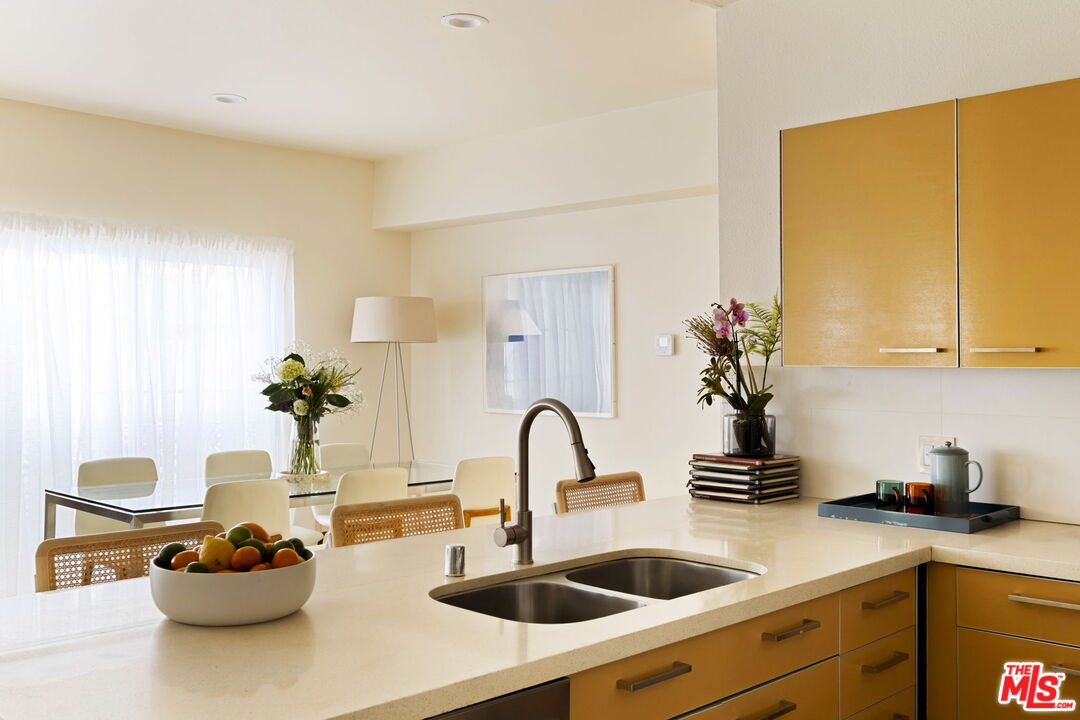 1717 Malcolm Ave Unit: 303