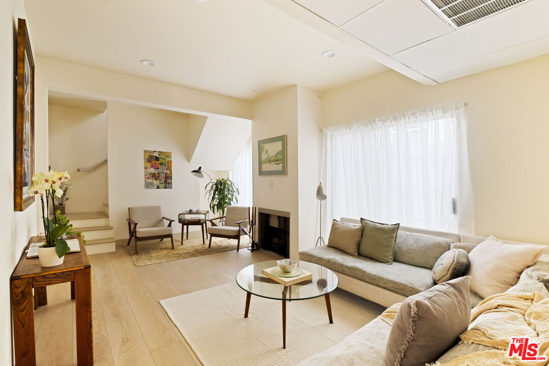 1717 Malcolm Ave Unit: 303