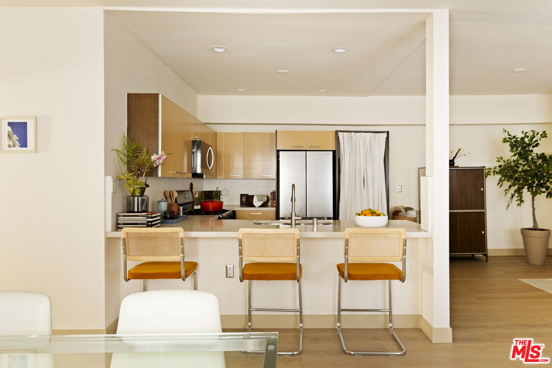 1717 Malcolm Ave Unit: 303