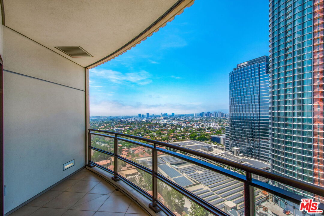 1 W Century Dr Unit: 19D