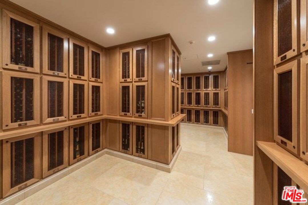 1 W Century Dr Unit: 19D