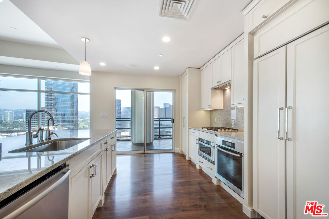 1 W Century Dr Unit: 19D