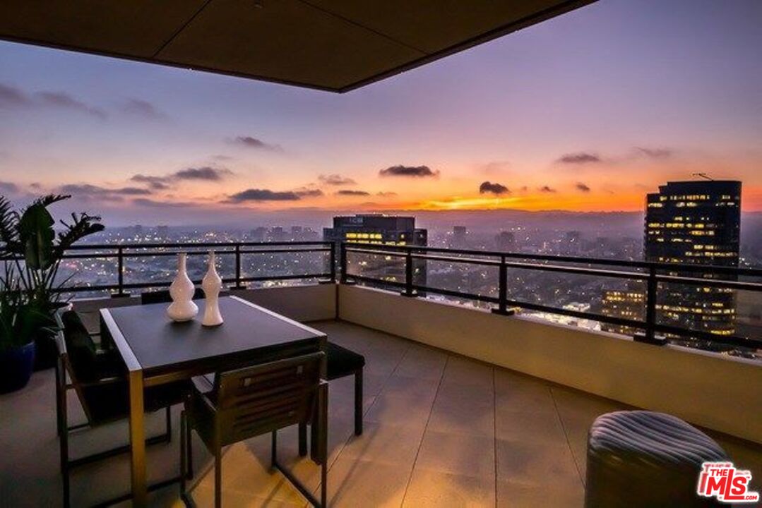 1 W Century Dr Unit: 19D