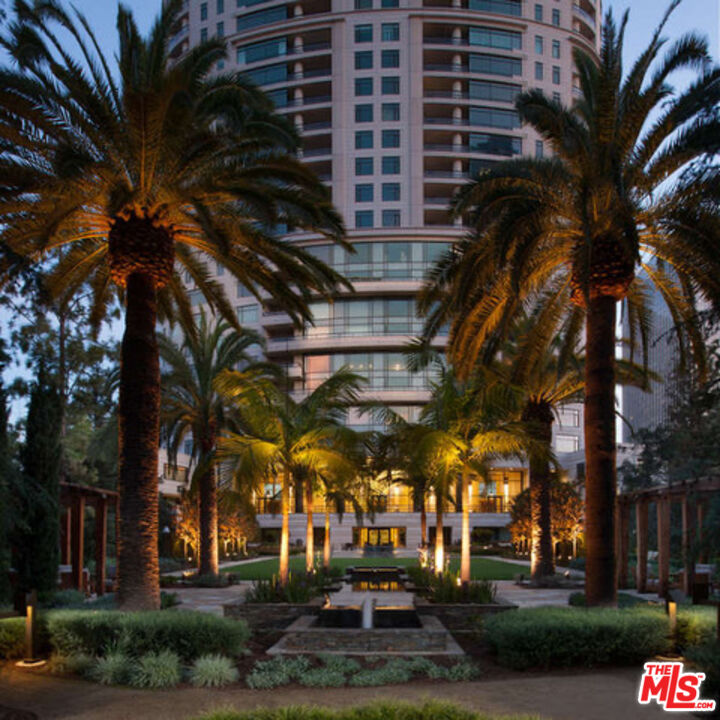 1 W Century Dr Unit: 19D