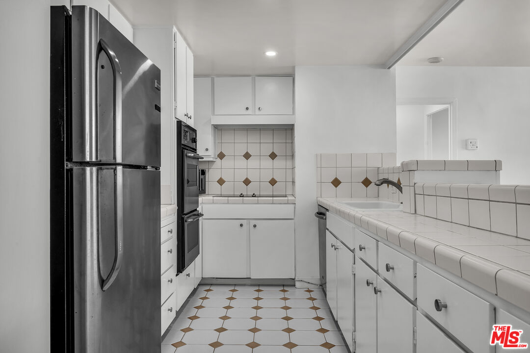 2160 Century Park Unit: 1911