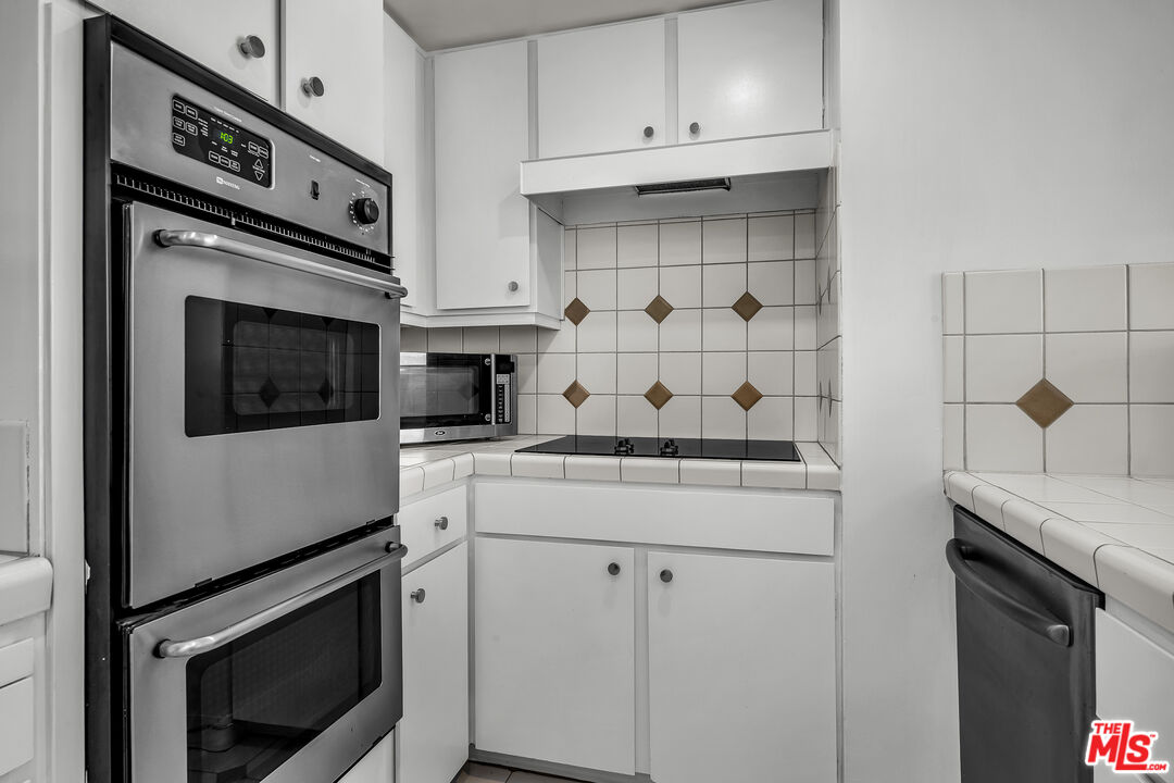 2160 Century Park Unit: 1911