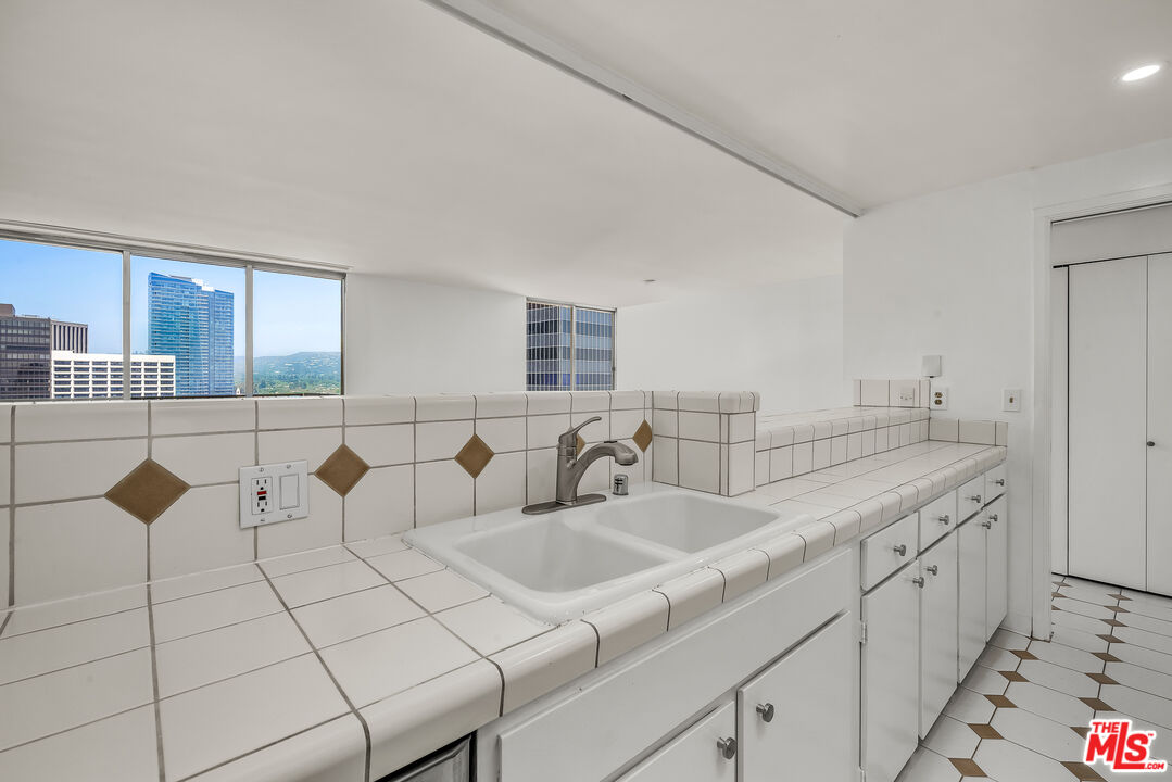 2160 Century Park Unit: 1911