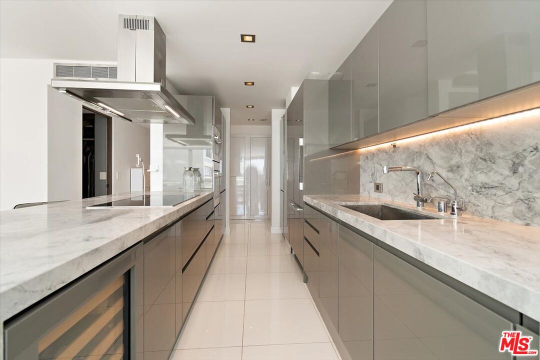 2222 Avenue Of The Stars Unit: 1203