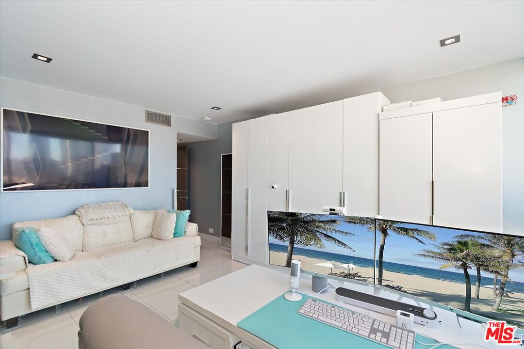 2222 Avenue Of The Stars Unit: 1203