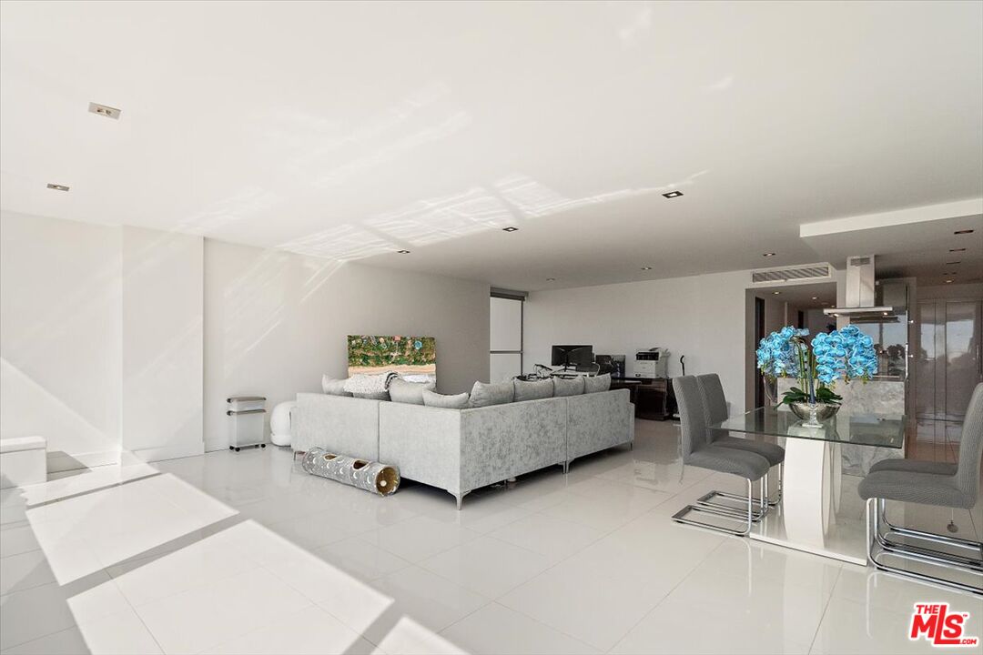 2222 Avenue Of The Stars Unit: 1203