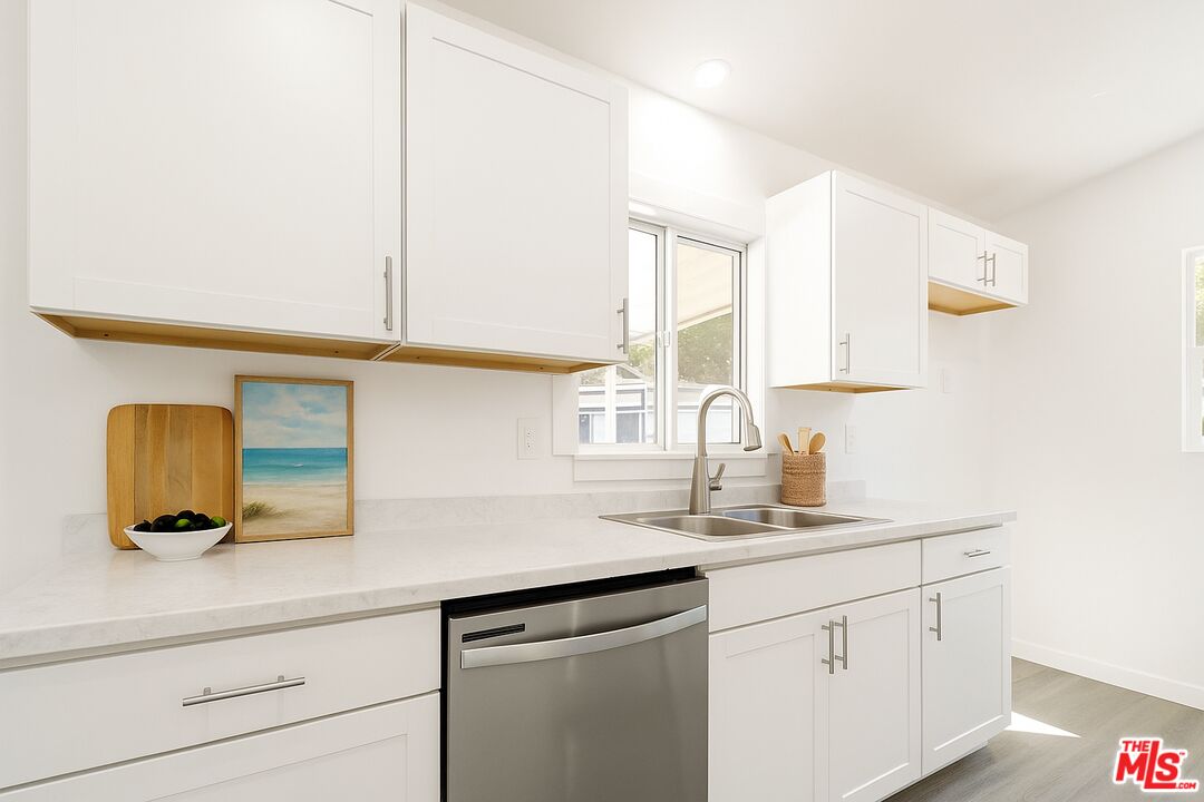 4201 Topanga Canyon Blvd Unit: 62