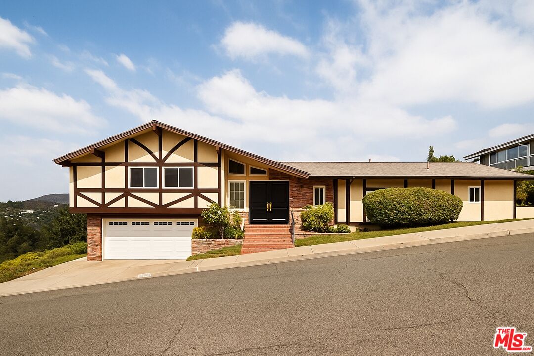 2617 Sleepy Hollow Pl