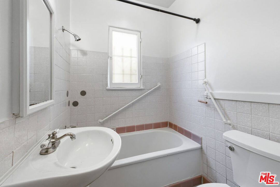 1141 S Shenandoah St