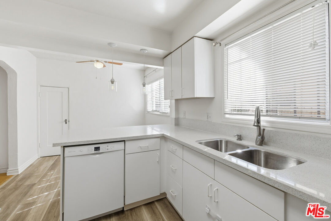 1141 S Shenandoah St