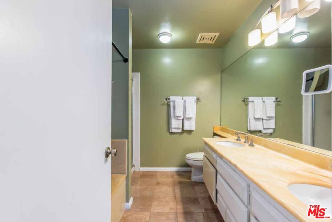 4600 Via Dolce Unit: 206