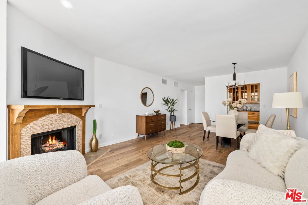 12720 Burbank Blvd Unit: 318