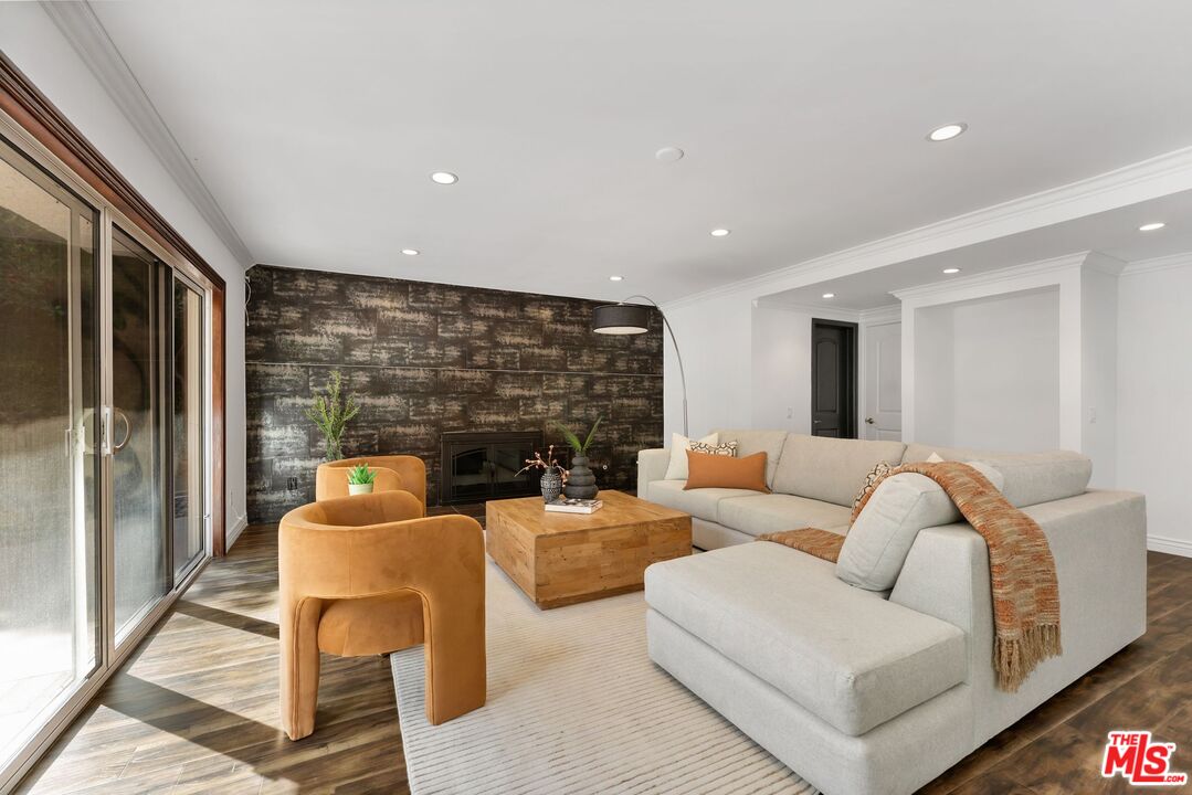 3831 Saint Johnswood Dr