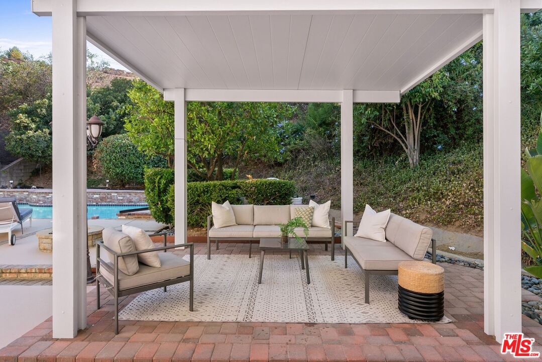 3831 Saint Johnswood Dr