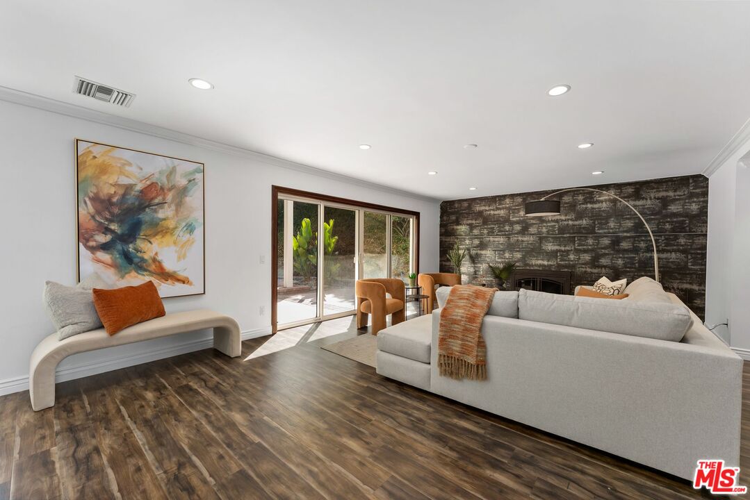 3831 Saint Johnswood Dr