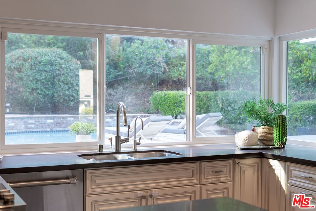 3831 Saint Johnswood Dr