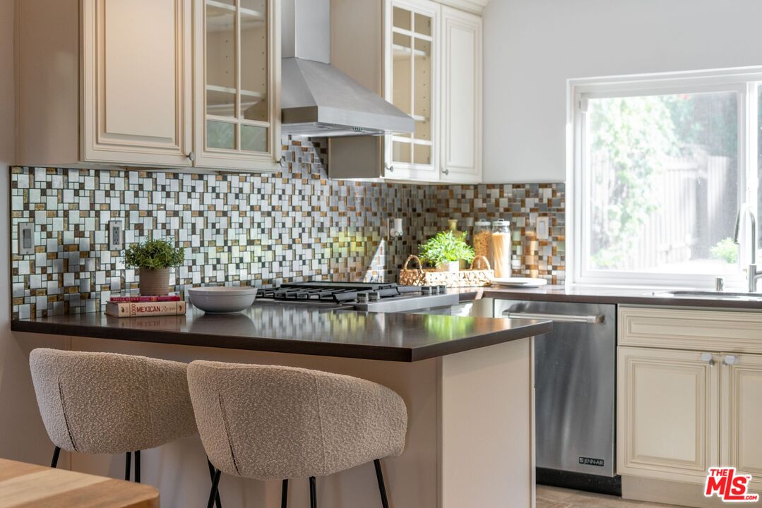 3831 Saint Johnswood Dr