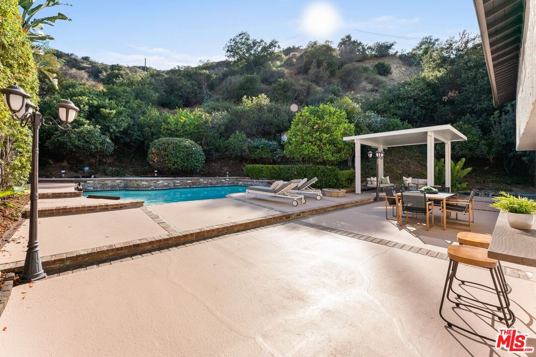 3831 Saint Johnswood Dr