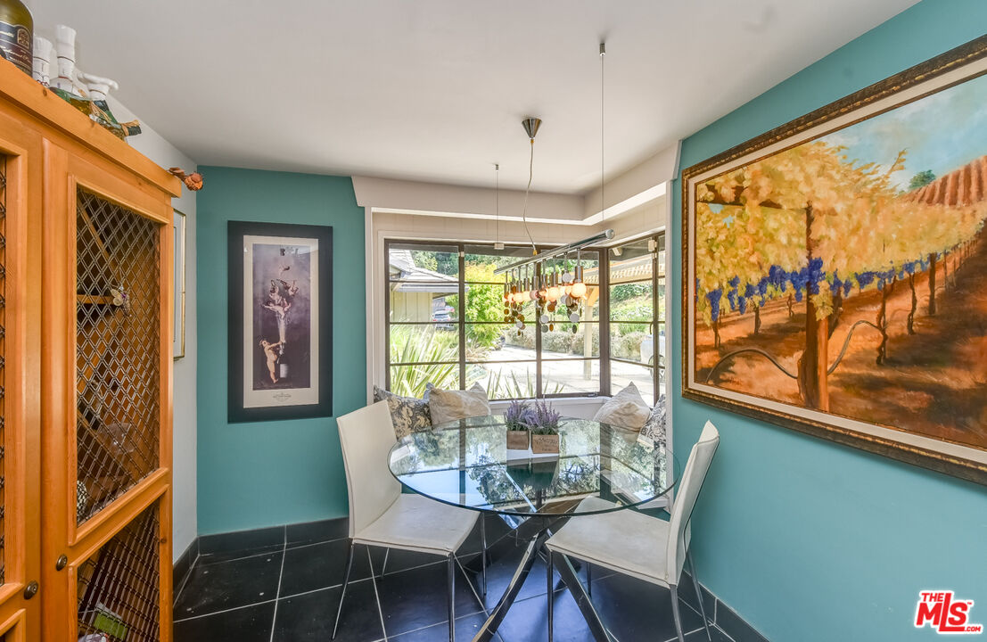 3540 WILLOWCREST AVE