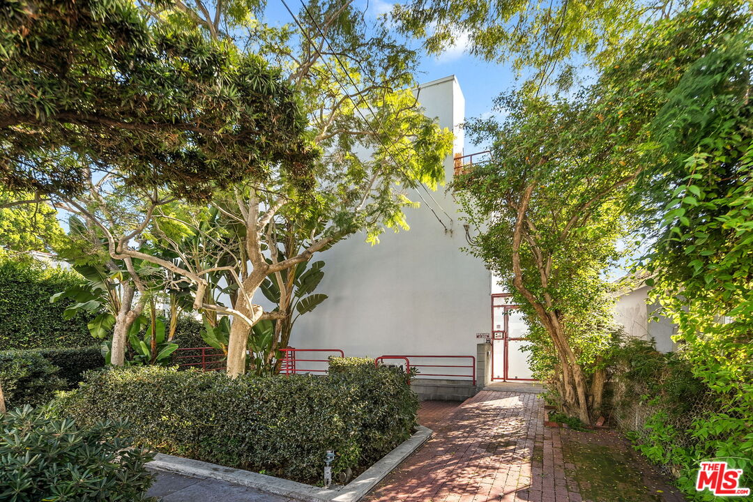 654 Pier Ave Unit: C