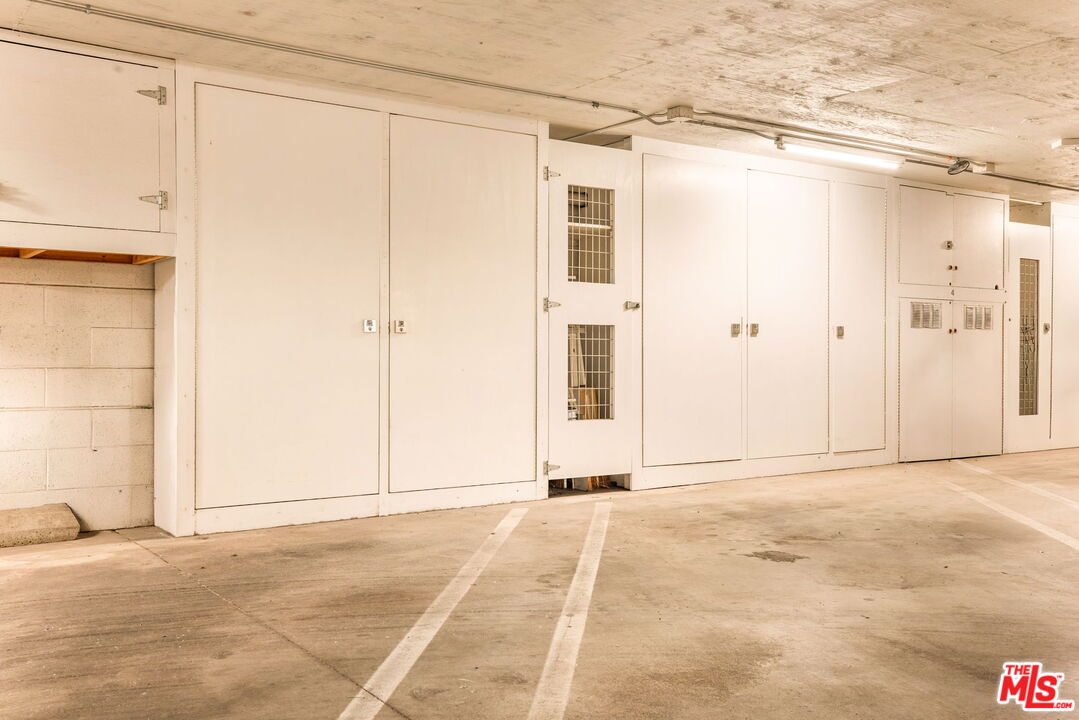 630 Rose Ave Unit: 5