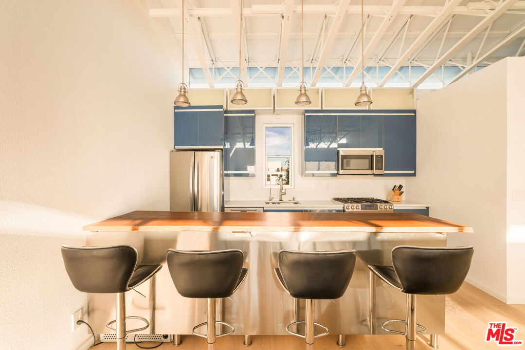 630 Rose Ave Unit: 5