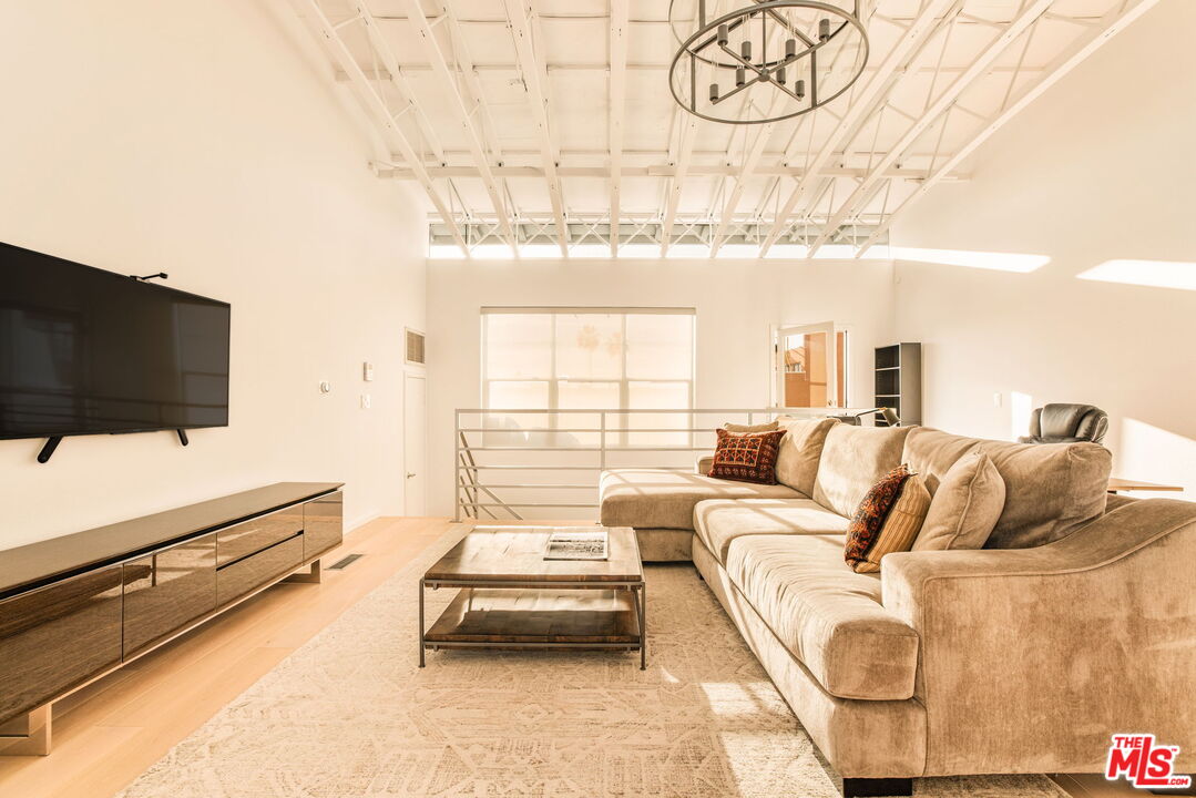 630 Rose Ave Unit: 5