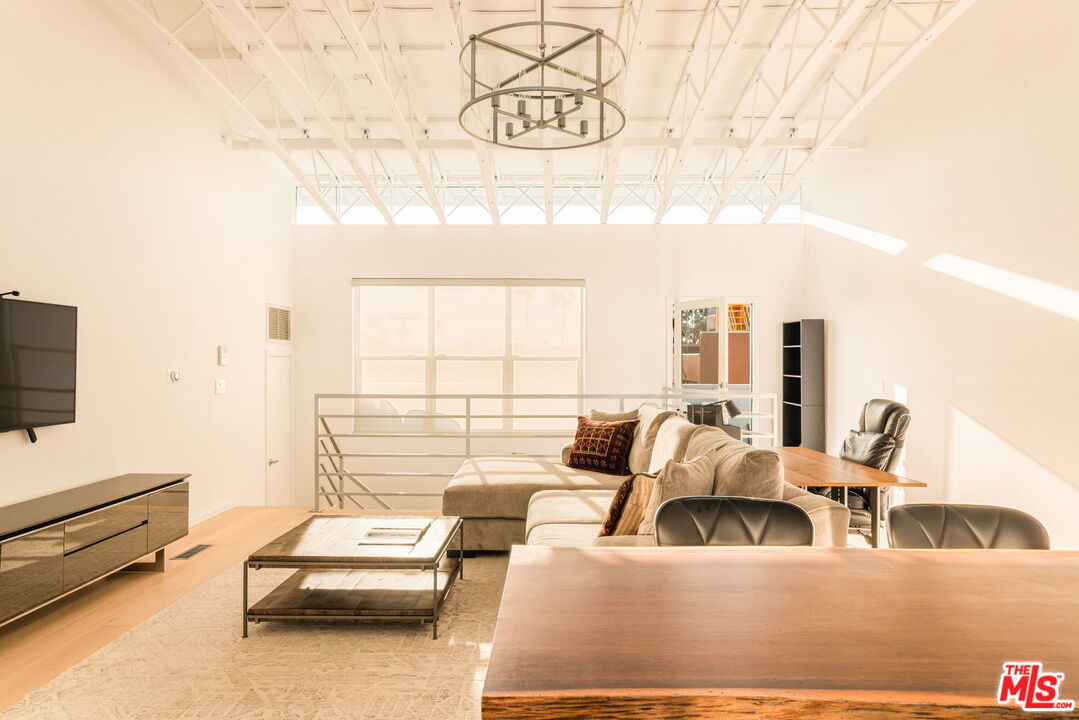 630 Rose Ave Unit: 5