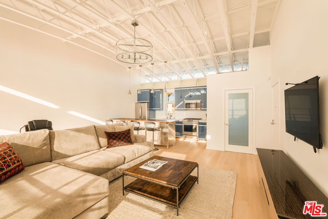 630 Rose Ave Unit: 5